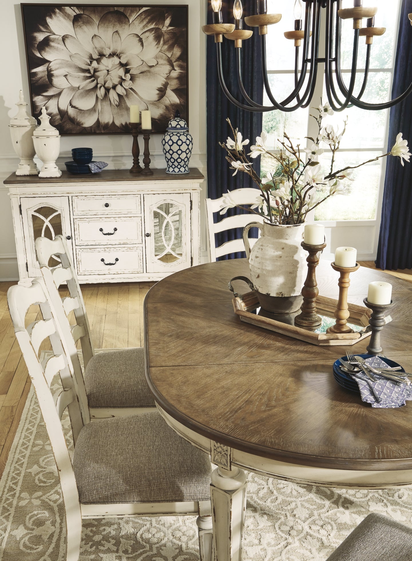 Realyn Oval Dining Room EXT Table