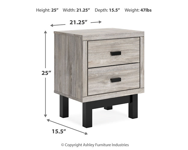 Vessalli King Panel Headboard with Mirrored Dresser, Chest and 2 Nightstands